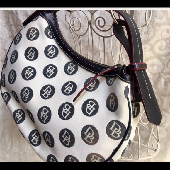 Dooney & Bourke shoulder bag🛑SOLD🛑 - Picture 2 of 8